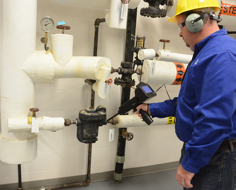 Ultrasonic test of a steam trap